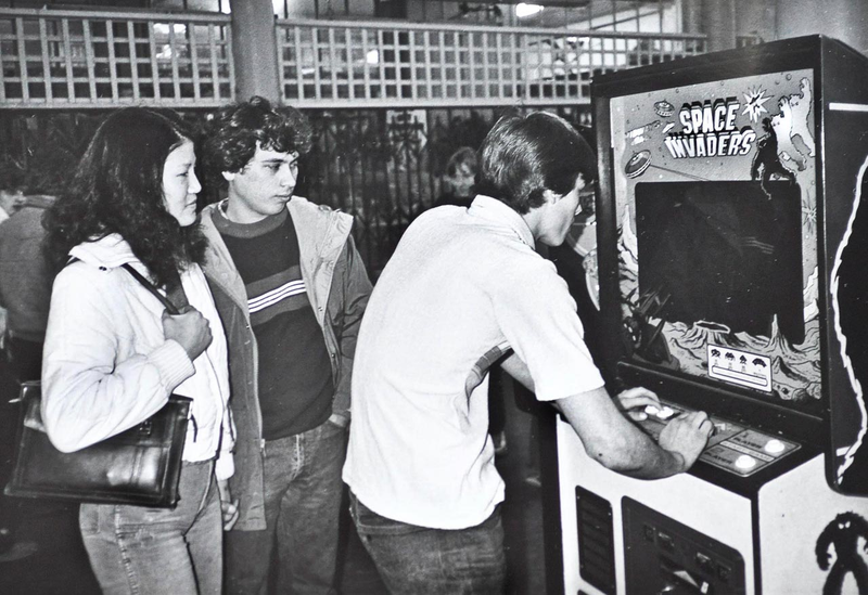Illustration for article titled Capturing the Coolness of California Arcades in the Early 80s
